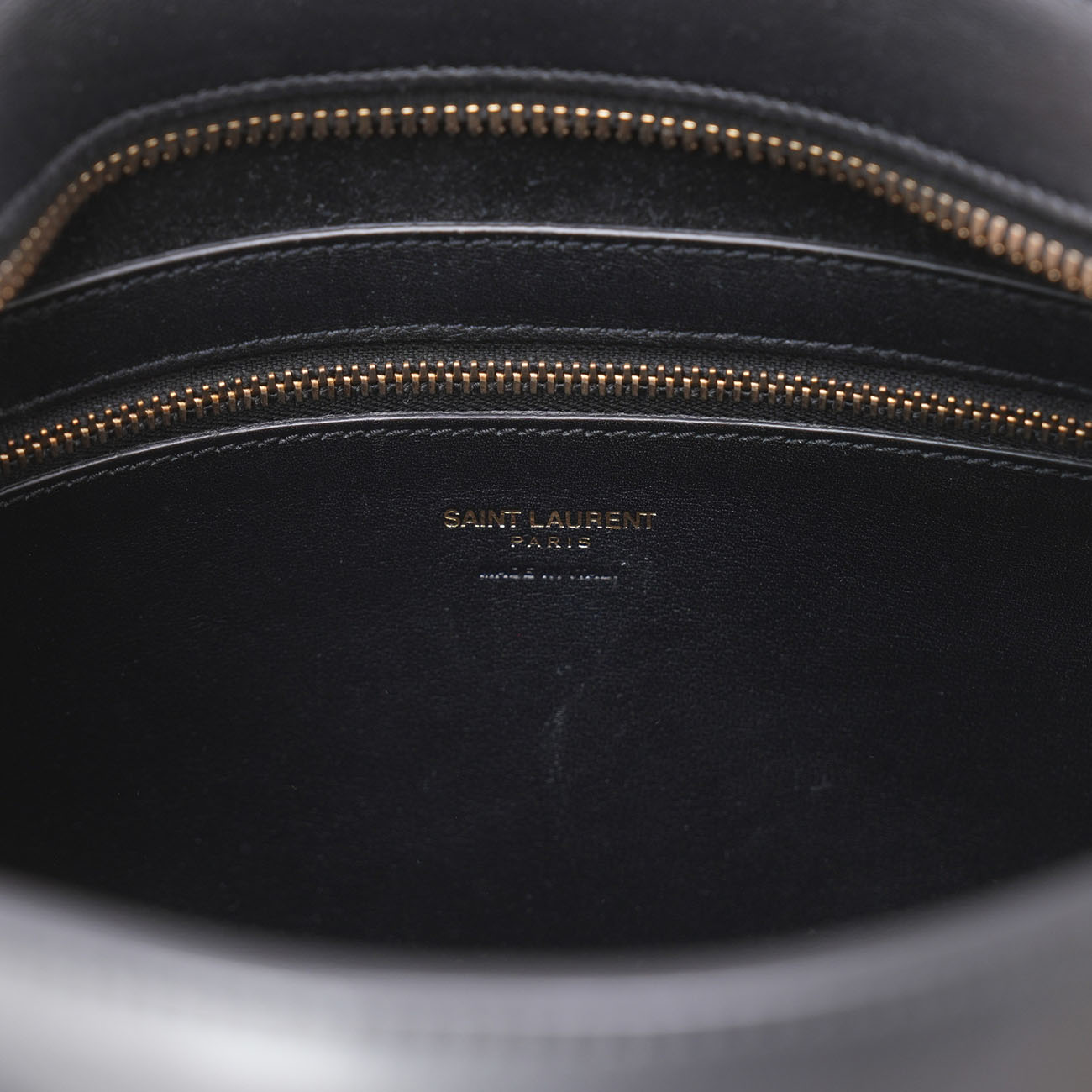YVES SAINT LAURENT(USED)생로랑 카바스 스몰